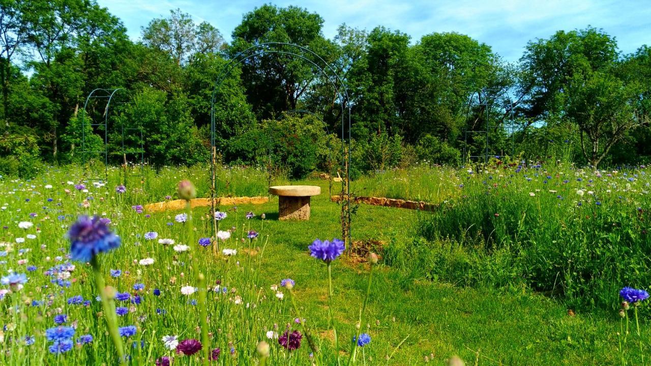 Bed and Breakfast Jardin des Sens, la Rente d'Eguilly Exterior foto